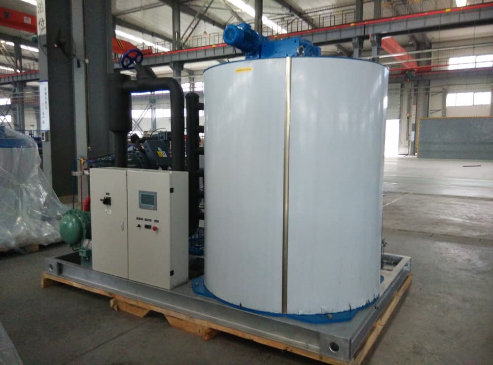 Industrial flake ice machine for food process cooling
